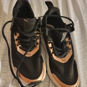 PUMA Women's Pacer Future Allure Wide Sneakers size 7